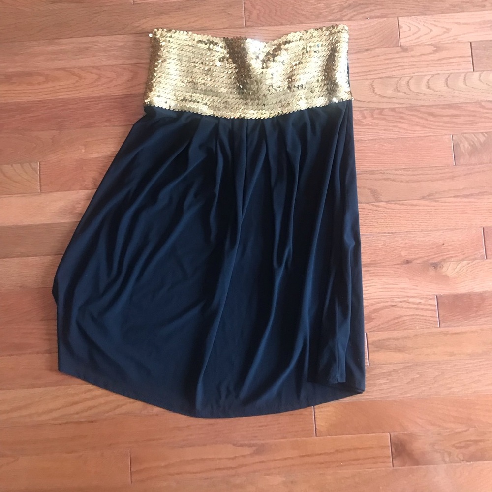 Gold/Black dress🖤